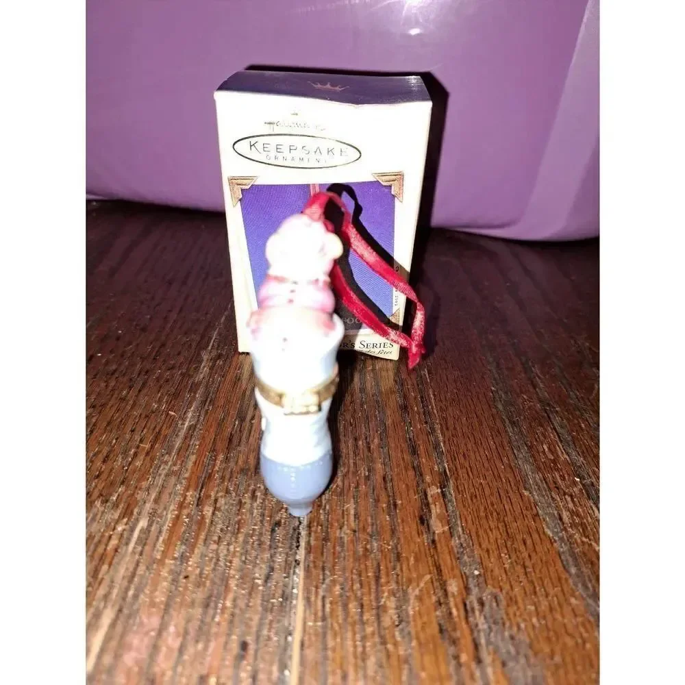 Vintage 1999 Hallmark Keepsake Fashion Afoot Mouse High Heel Christmas Ornament